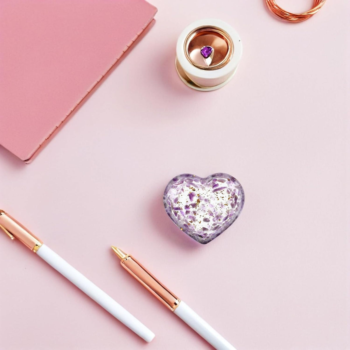 SECFOU Heart Shaped Resin Candle Base with Natural Crystal and Unique Texture, Versatile and Built to Last Decorative Bowl for Office and Living Room Candle Holder