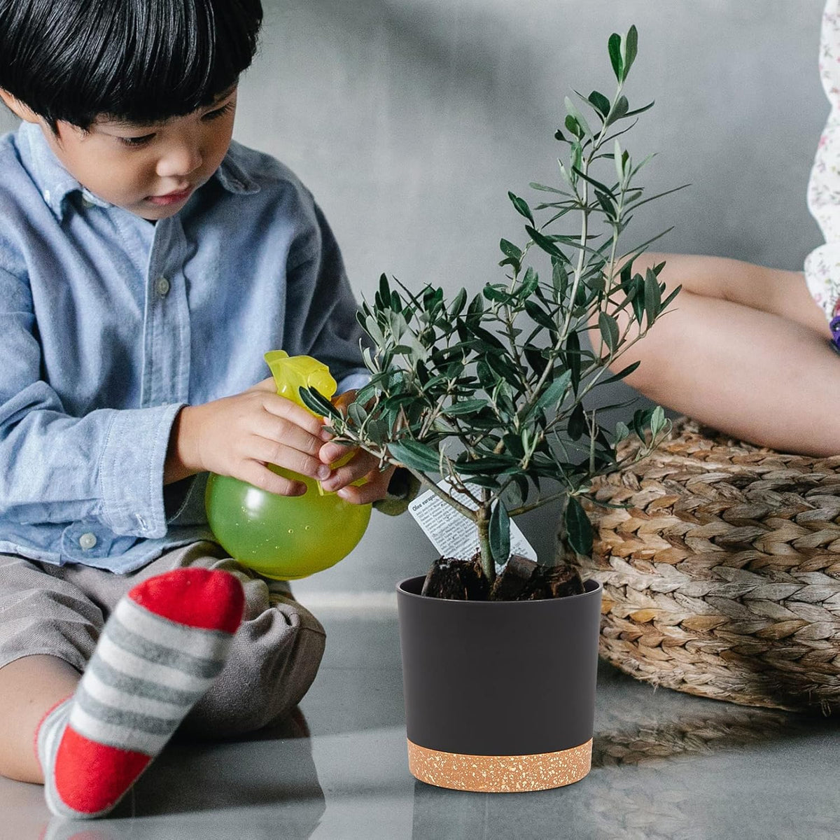 QCQHDU 5 inch Plant Pot, 2 Pack Planters for Indoor Plants with Drainage Holes & Saucer, Outdoor Flower Pots Home Garden Modern Decor