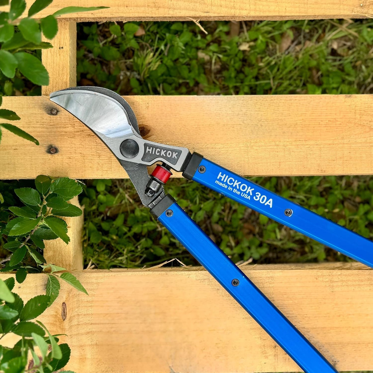Heavy Duty Loppers for Tree Trimming – 30" Branch Cutter & Pruning Shears with Long Handle | Lightweight Aluminum Tree Trimmer | Professional-Grade Pruner Made in USA